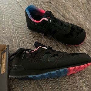 New balance women sneakers, new with box, size 36